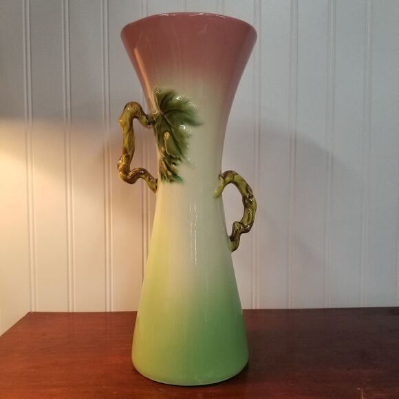 Vintage Tokay Vase Grapevine Pink Green - Picture 5 of 6